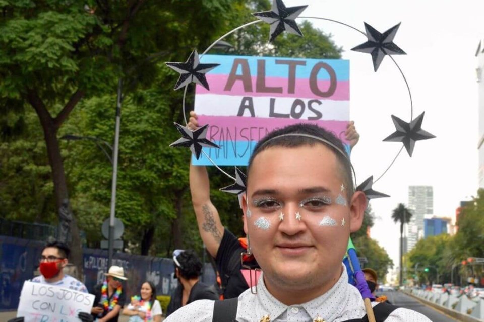 Marcha del orgullo LGBTQI+ Ciudad de México Angel de la Independencia Haaron Alvarez
